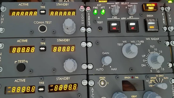 Illuminated radio and navigation prototype controls