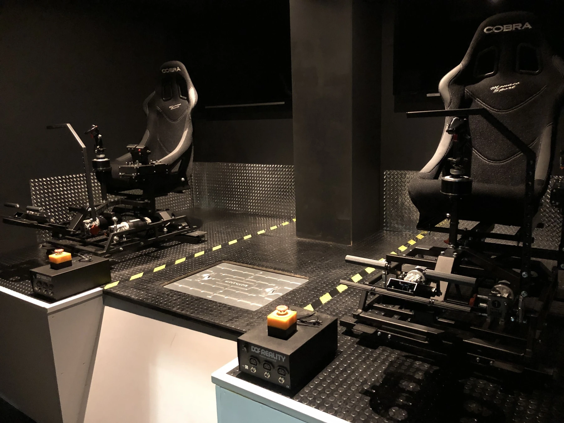 Dual VR simulator installation