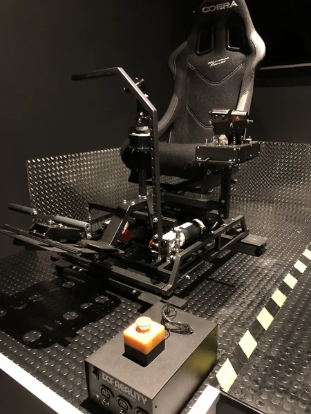 Individual motion station, front view